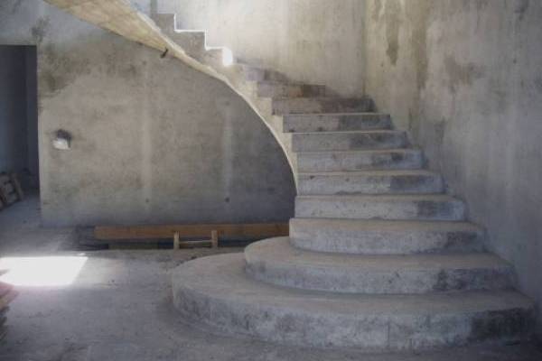 монолитные лестницы из бетона фото